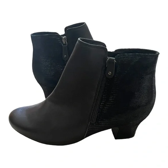 hotter Delight Ankle Boots - Picture 3 of 8